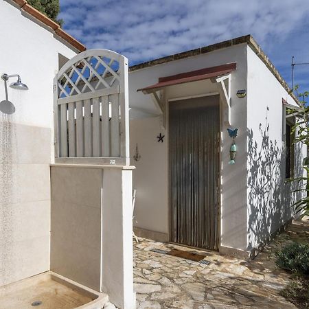 Villa Massa Depandance Полиняно а Маре Екстериор снимка